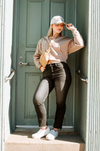 Load image into Gallery viewer, Fleece Cropped Zip Up Hoodie w/ Pockets