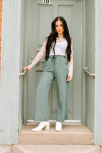 Load image into Gallery viewer, Squoval Neck Tank Top W/ Bra