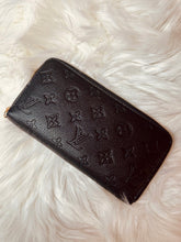 Load image into Gallery viewer, LV Monogram Zipped Bifold Long Wallet
