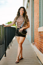 Load image into Gallery viewer, Retro Cheetah Print Short Sleeve Top
