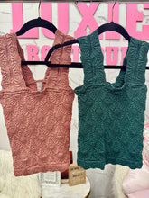 Load image into Gallery viewer, Jacquard Floral Knit Tank
