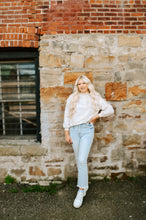 Load image into Gallery viewer, Floral Print Patch Work Crewneck
