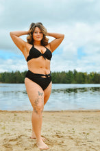Load image into Gallery viewer, 2 Piece Halter Top Bikini Sandi

