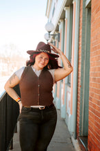 Load image into Gallery viewer, Ribbed Sweater Vest
