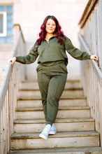 Load image into Gallery viewer, Scuba 1/2 Zip Sweatshirt and Jogger Set
