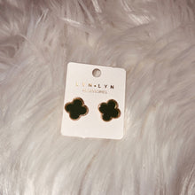 Load image into Gallery viewer, Clover Earrings
