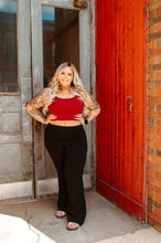 Load image into Gallery viewer, Squoval Neck Tank Top W/ Bra
