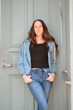 Load image into Gallery viewer, Fleece Cropped Zip Up Hoodie w/ Pockets
